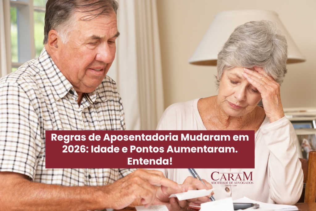casal de idosos preocupados, com o título escrito: Regras de Aposentadoria Mudam em 2026: Idade e Pontos Aumentam. Entenda!